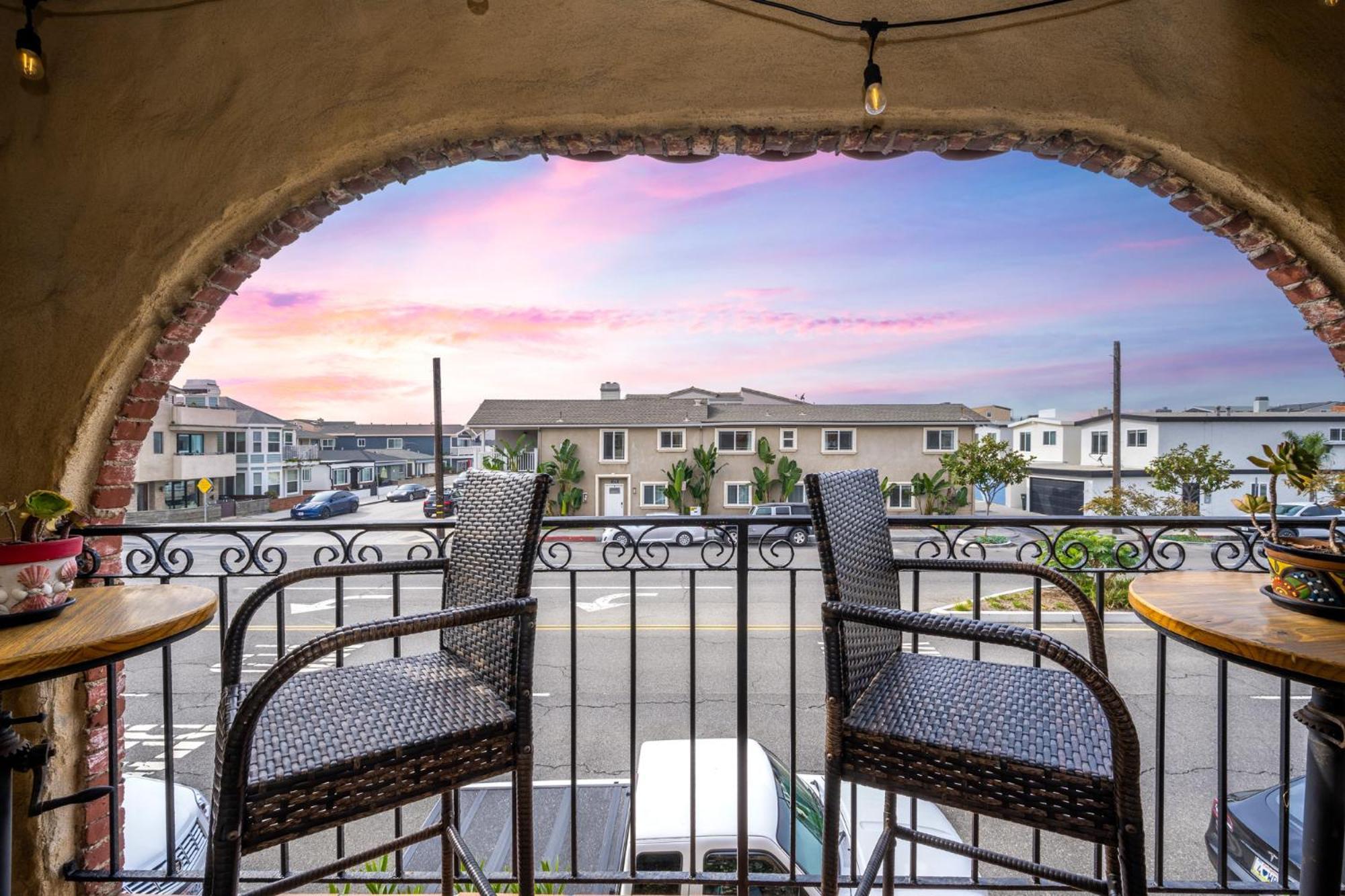 Spanish Castle By The Sea In Newport Beach Exterior photo