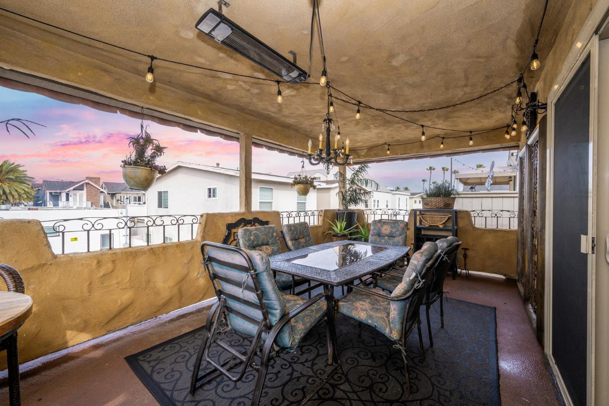 Spanish Castle By The Sea In Newport Beach Exterior photo