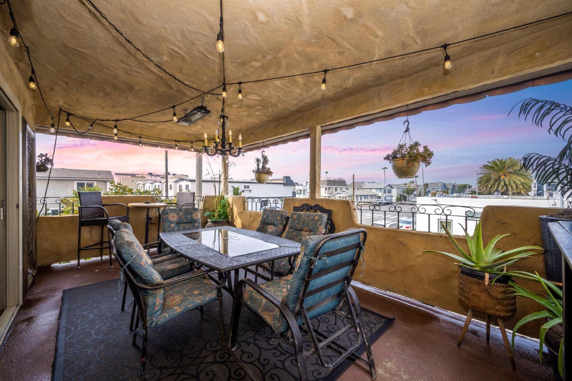 Spanish Castle By The Sea In Newport Beach Exterior photo