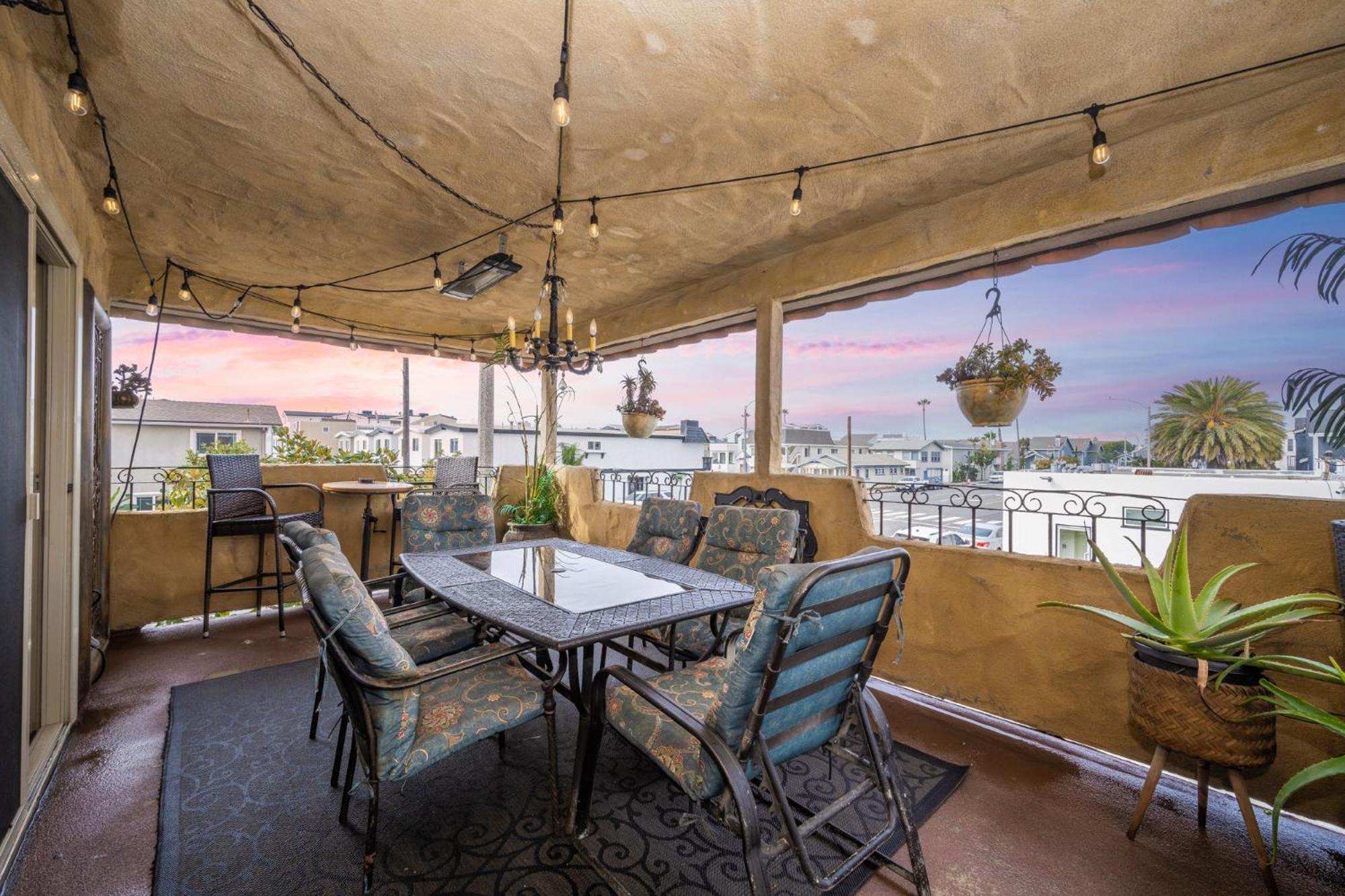 Spanish Castle By The Sea In Newport Beach Exterior photo