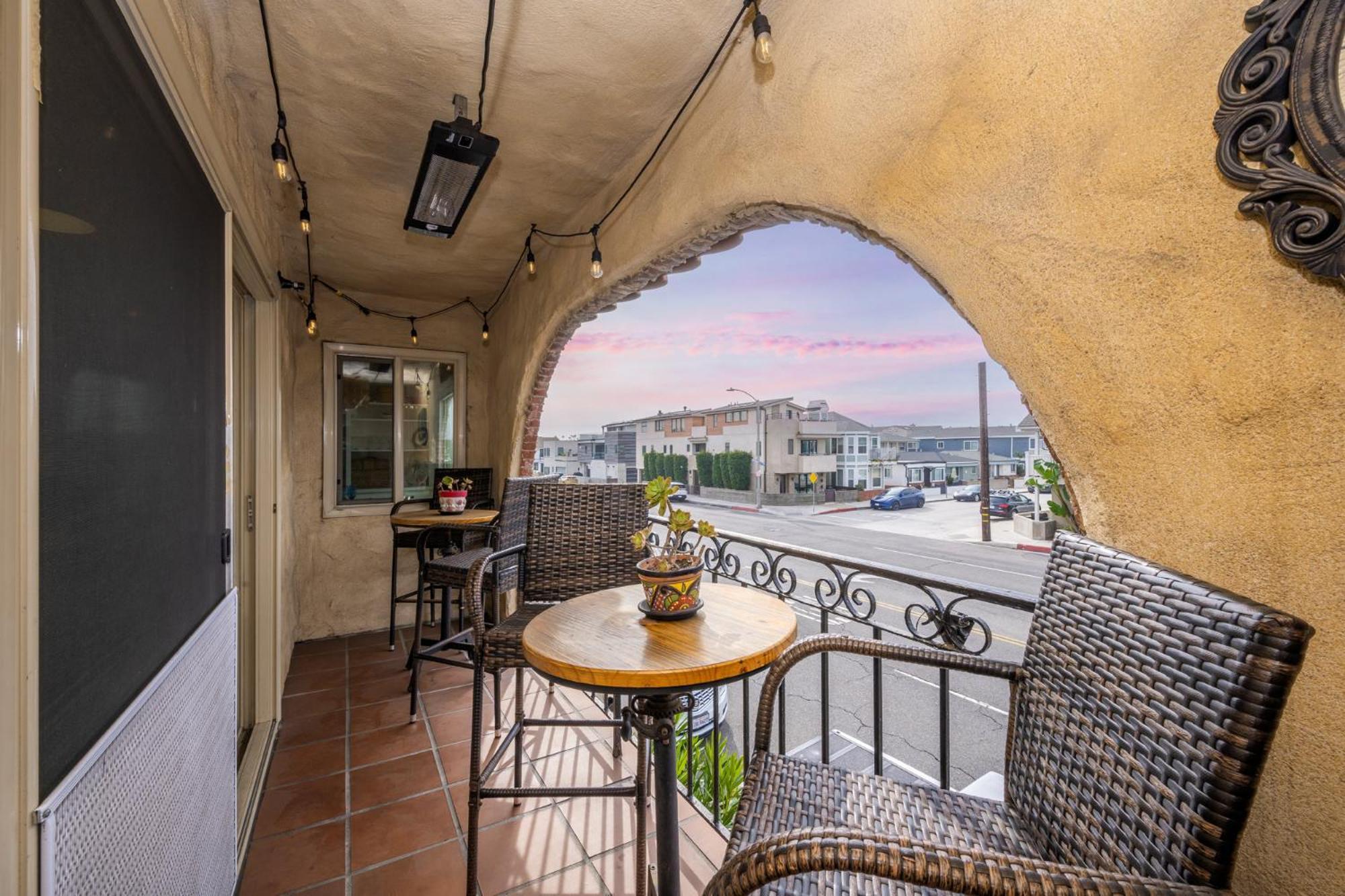 Spanish Castle By The Sea In Newport Beach Exterior photo