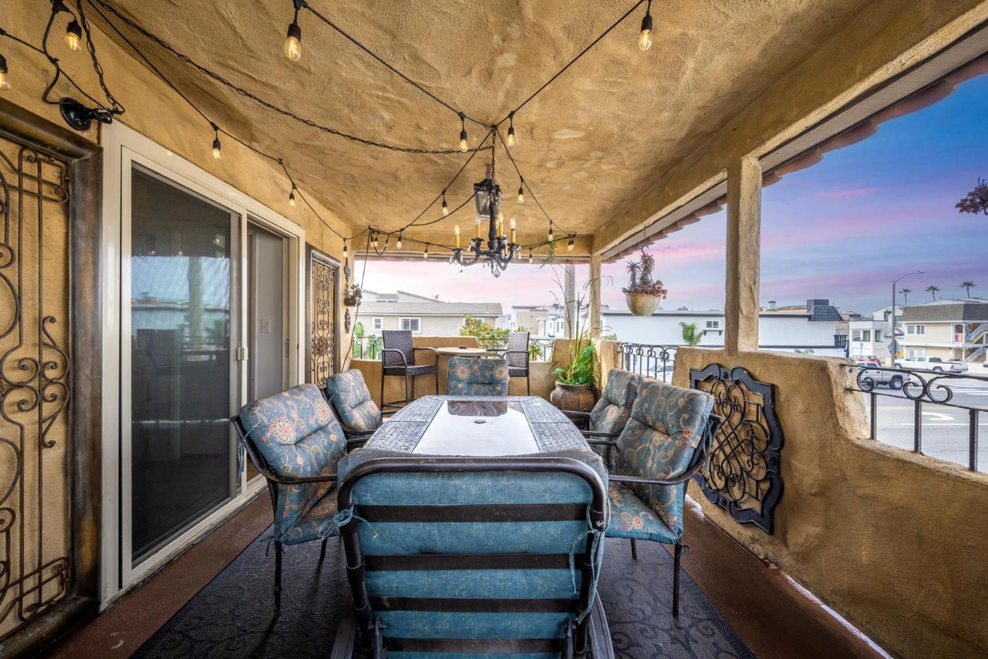 Spanish Castle By The Sea In Newport Beach Exterior photo